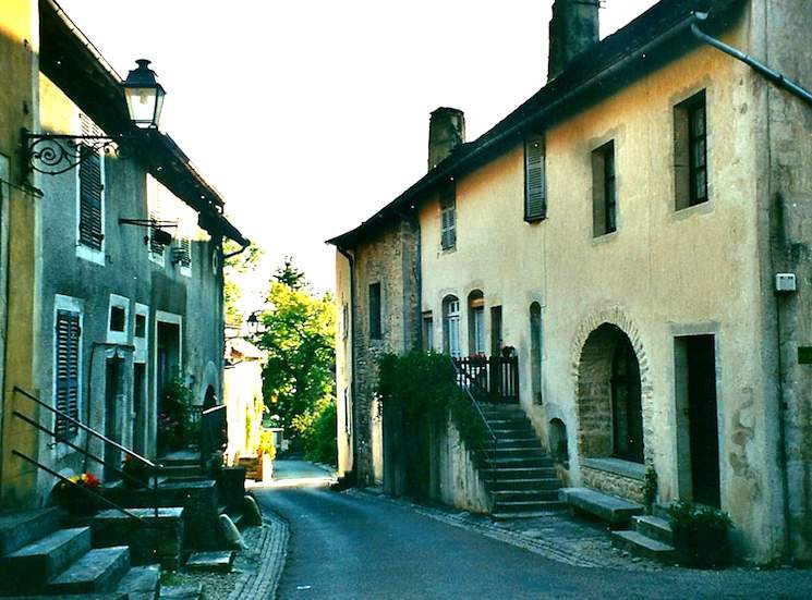 Château-Chalon, rue de l'église